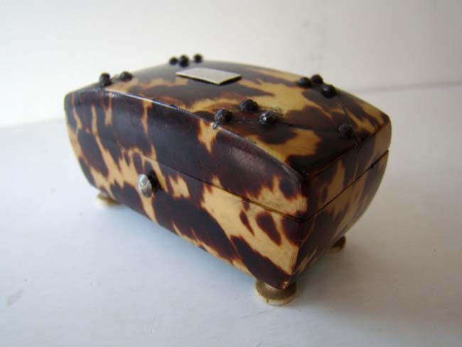 A Tortoiseshell pin box circa 1830 — image 2